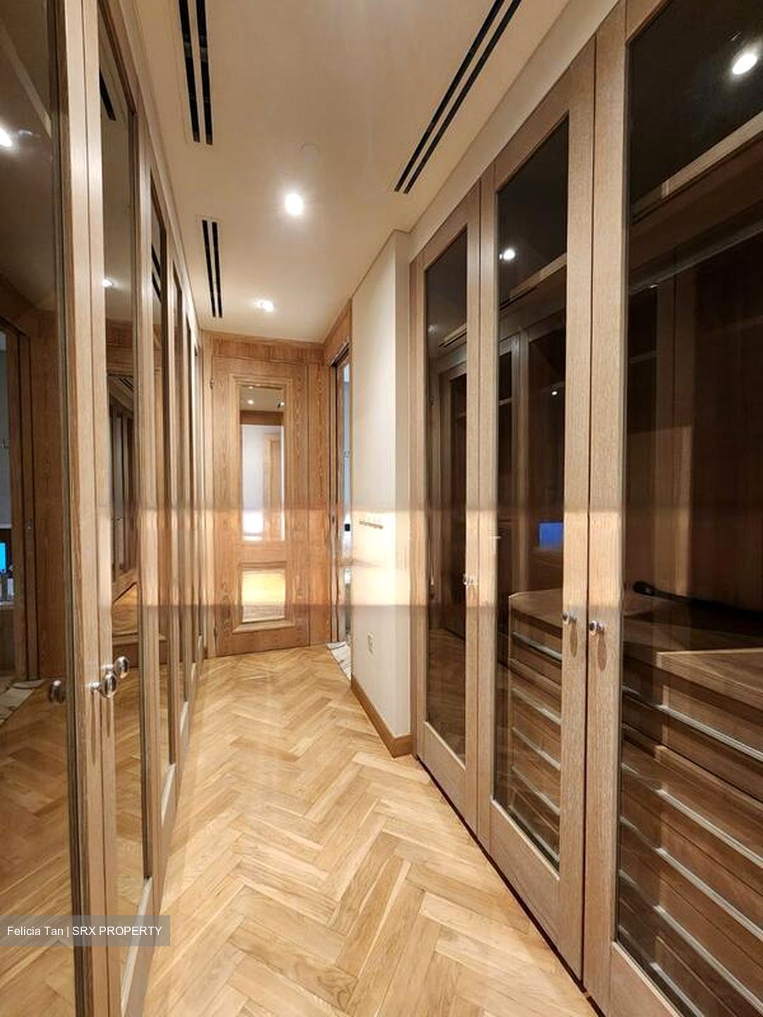 The Ritz-Carlton  (D9), Condominium #544540101